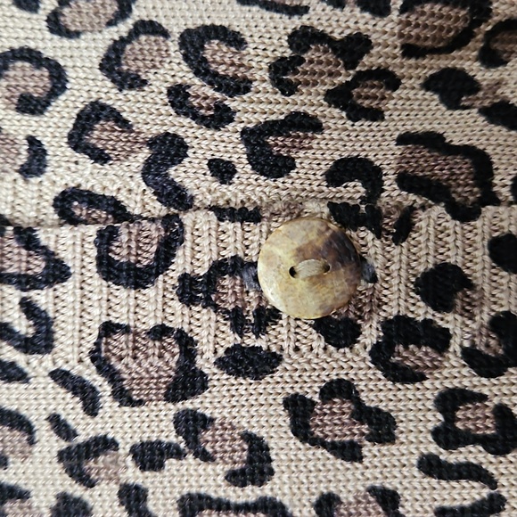Coldwater Creek 100% Silk Cardigan Women's Petite Large Leopard Print Sweater - Picture 7 of 8